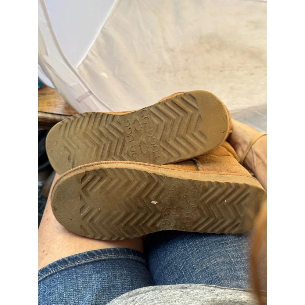 Australian UGG Boots Tan Short Summer Surfer Snow Woman's Size 7 warm